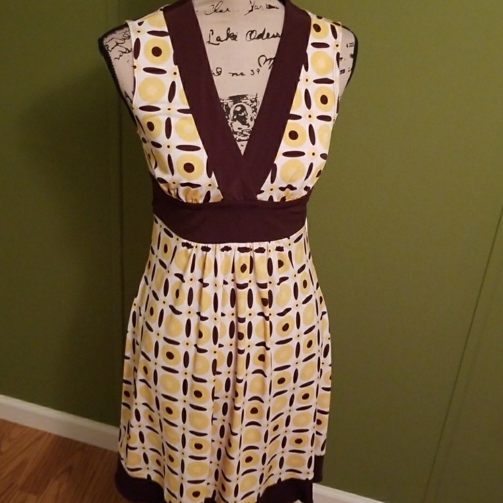 Plunging neck dress - Picture 1 of 7